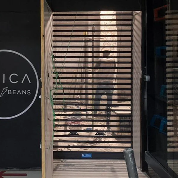 portas de enrolar automáticas em shoppings